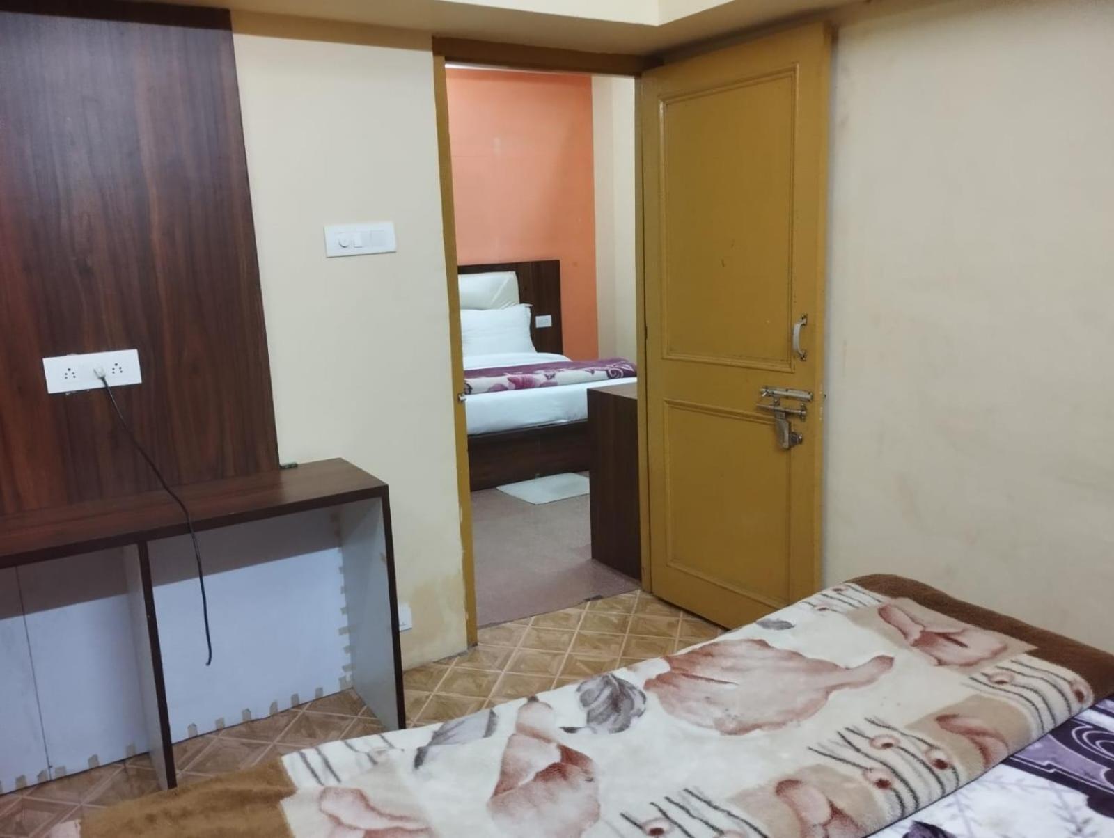 Ishwar Naddi Homestay