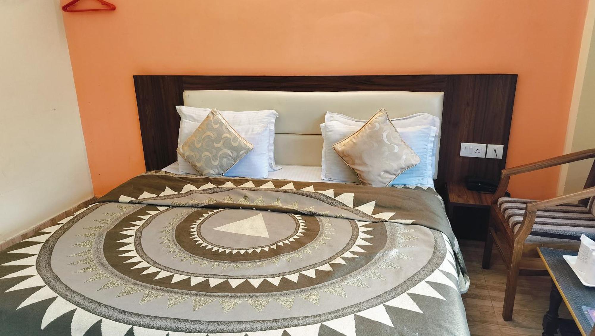Ishwar Naddi Homestay *