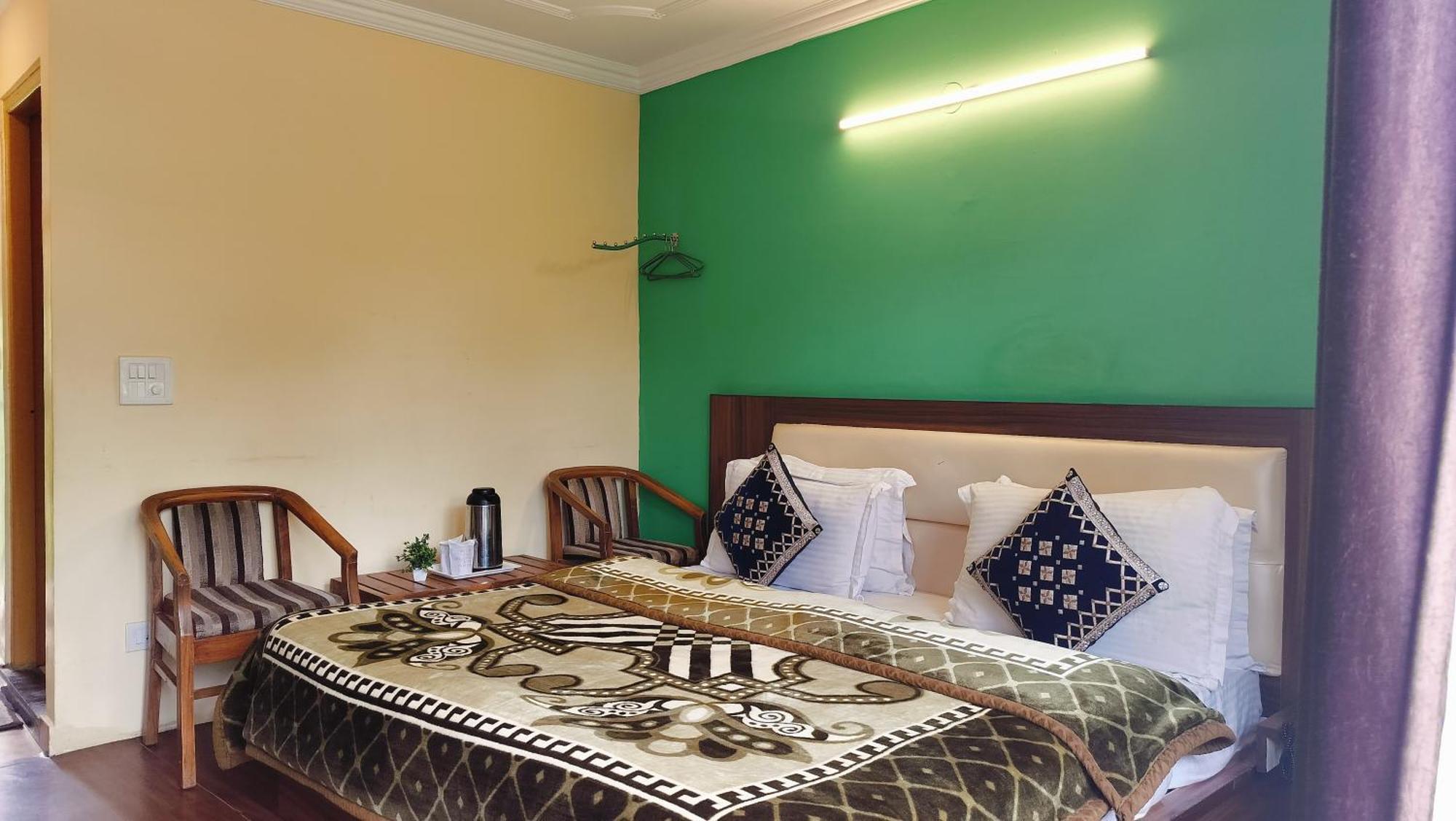 Homestay Ishwar Naddi *