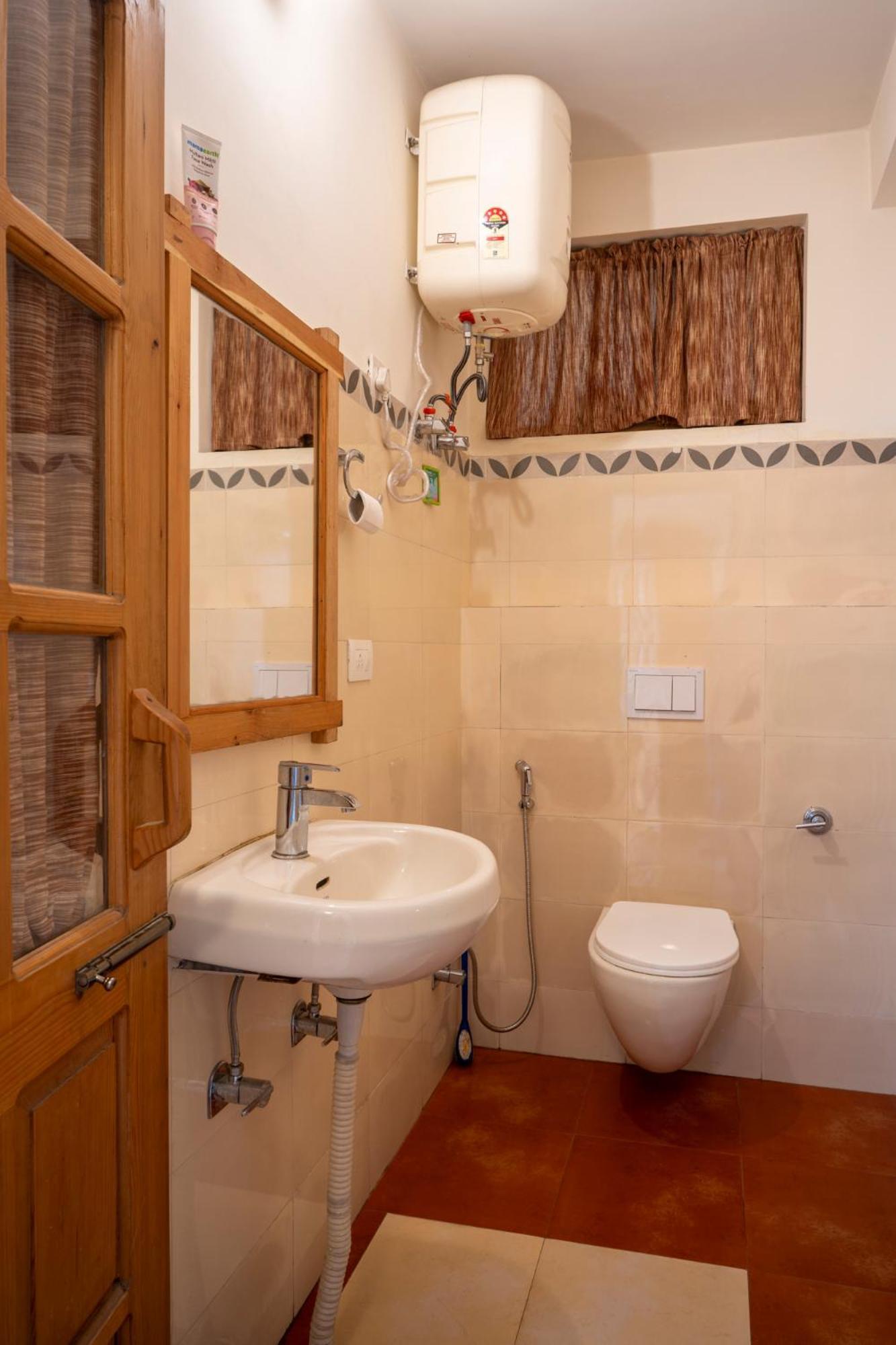 Homestay Naddi Castle