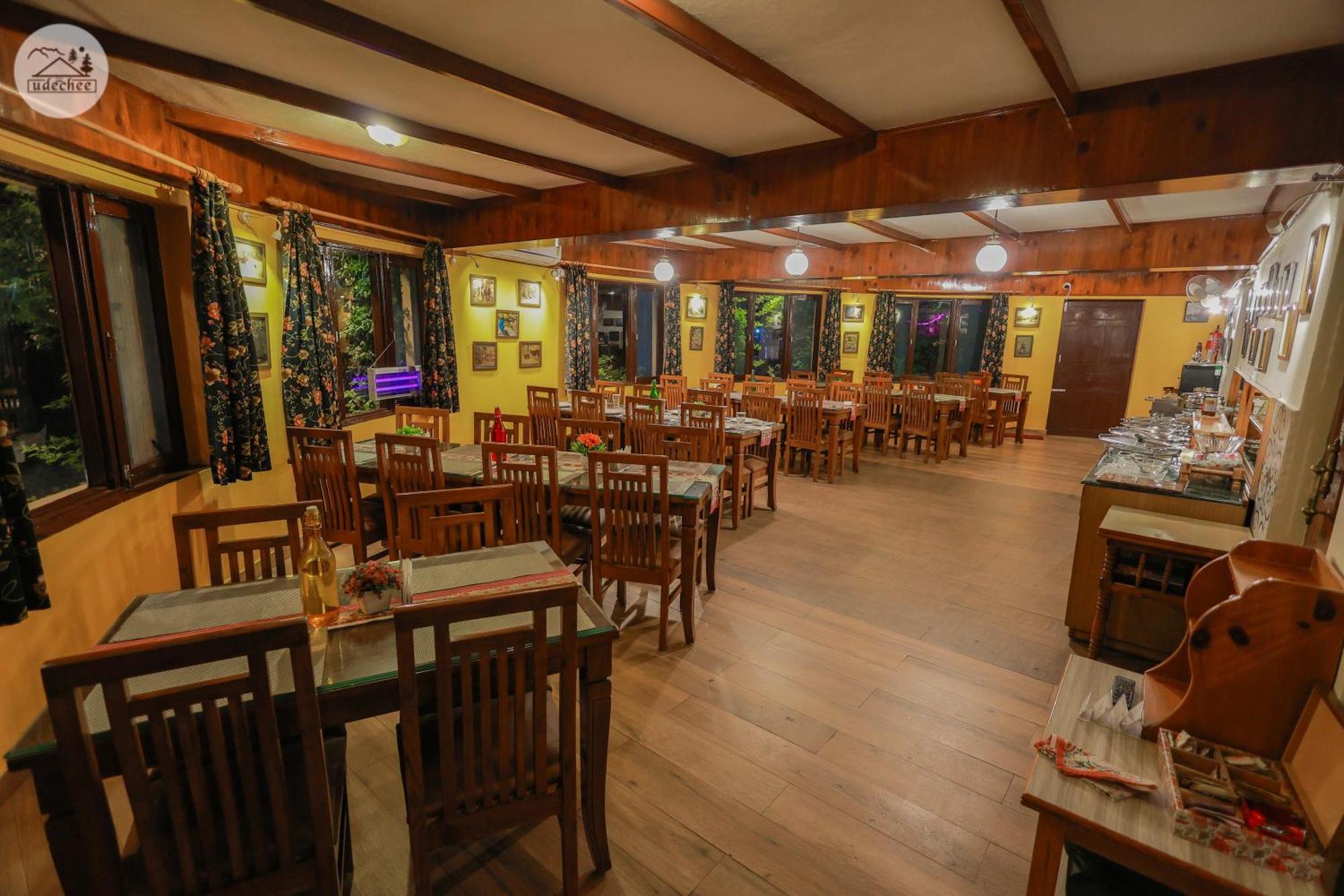 Hotel Udechee Huts,