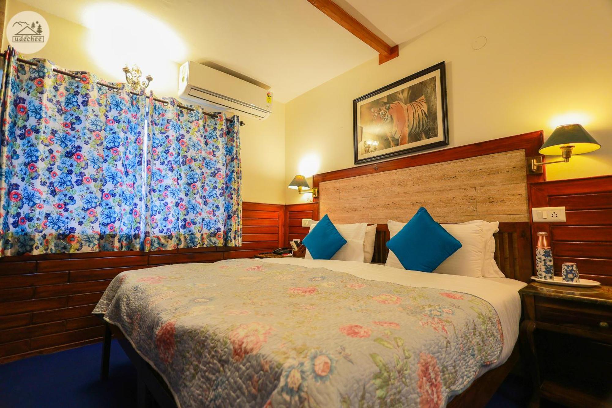 Hotel Udechee Huts,