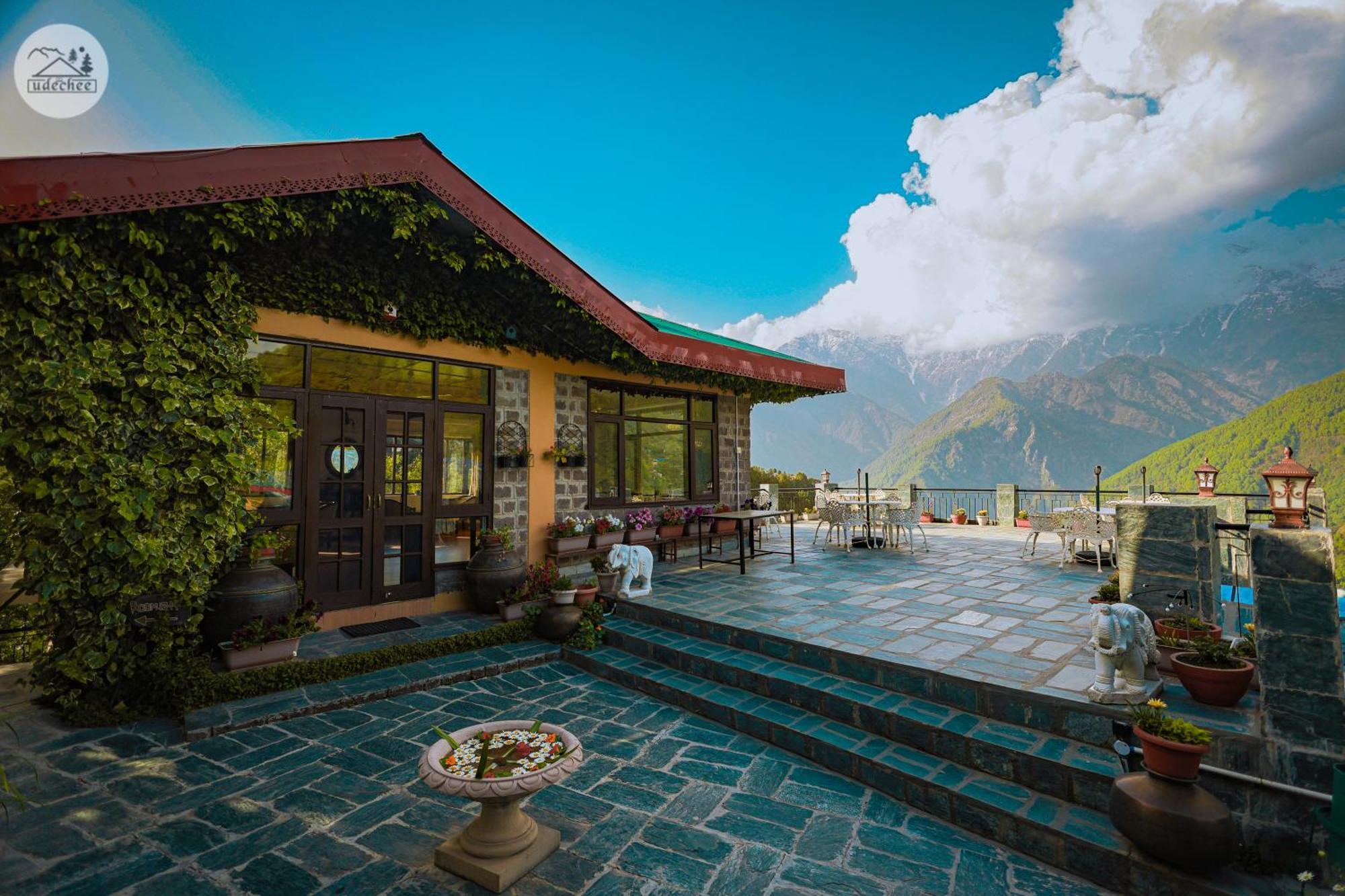 Hotel Udechee Huts,