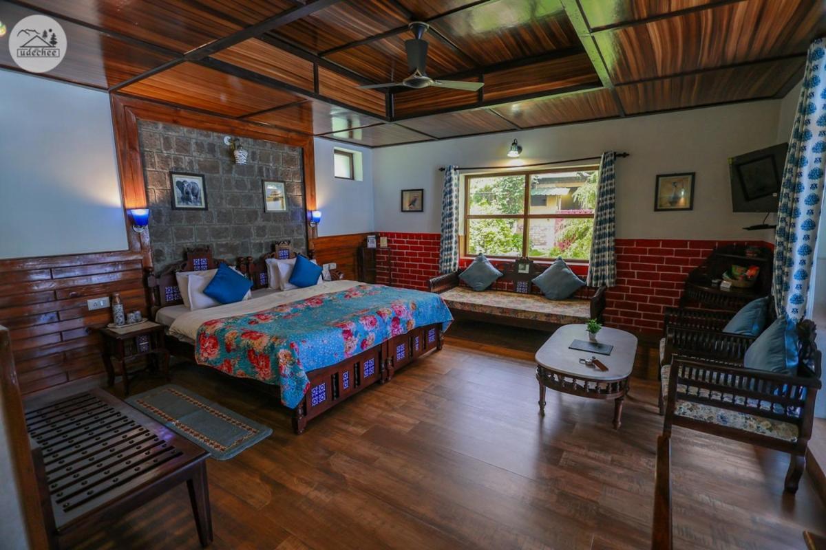 Udechee Huts, 2*
