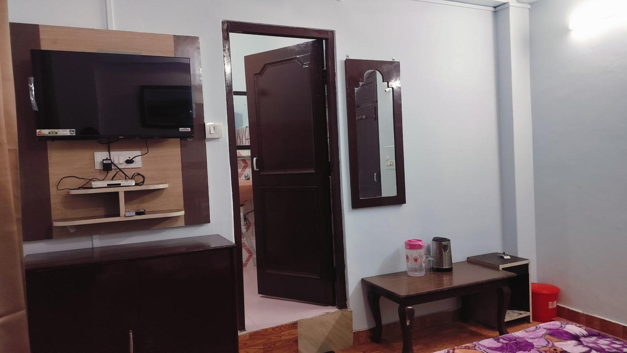 Homestay Pine Wood Mcleodganj *