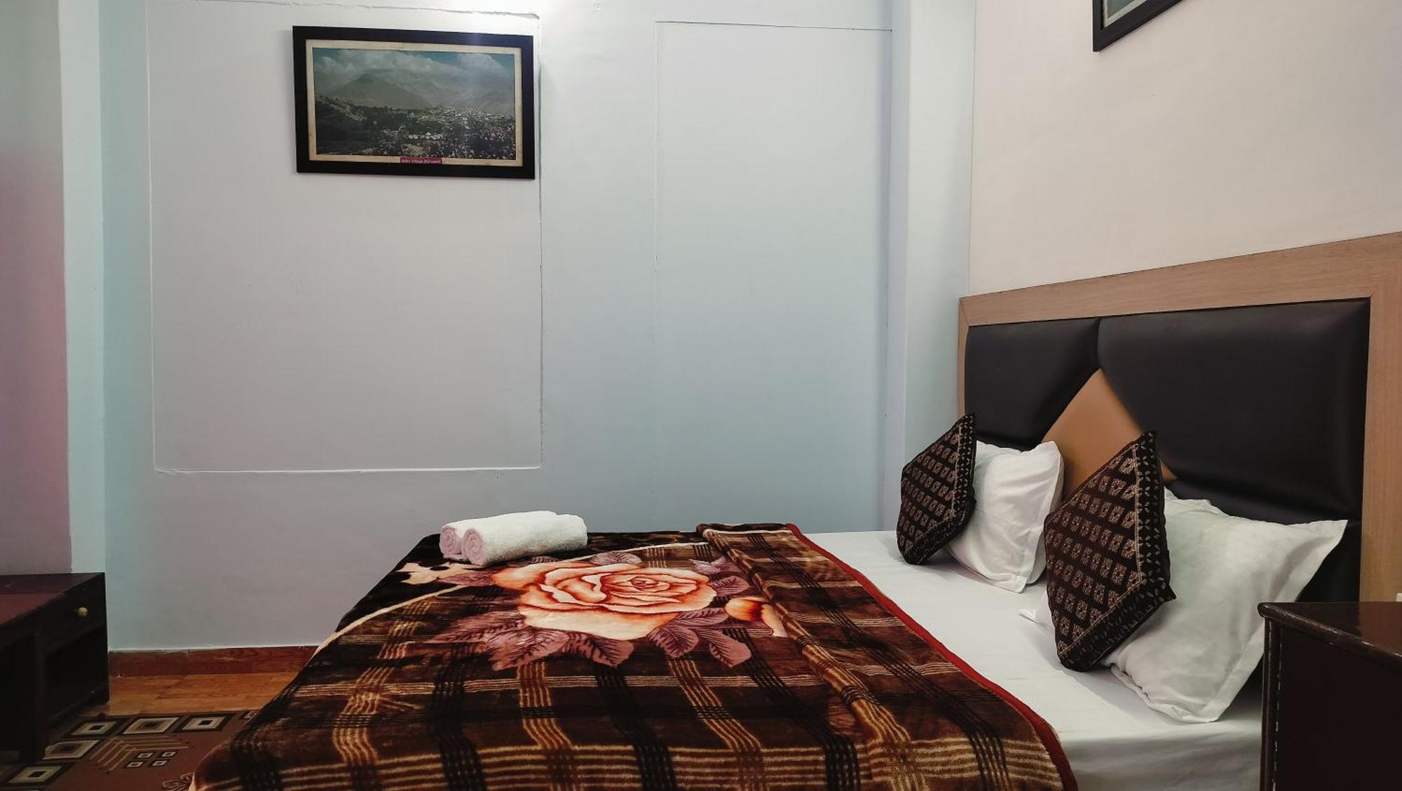 Pine Wood Mcleodganj Homestay