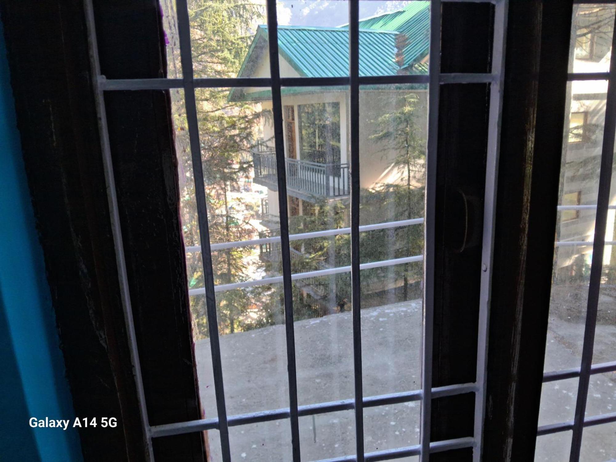 Himalayan Mountain Trekkers And Waterfalls View Homestay McLeod Ganj