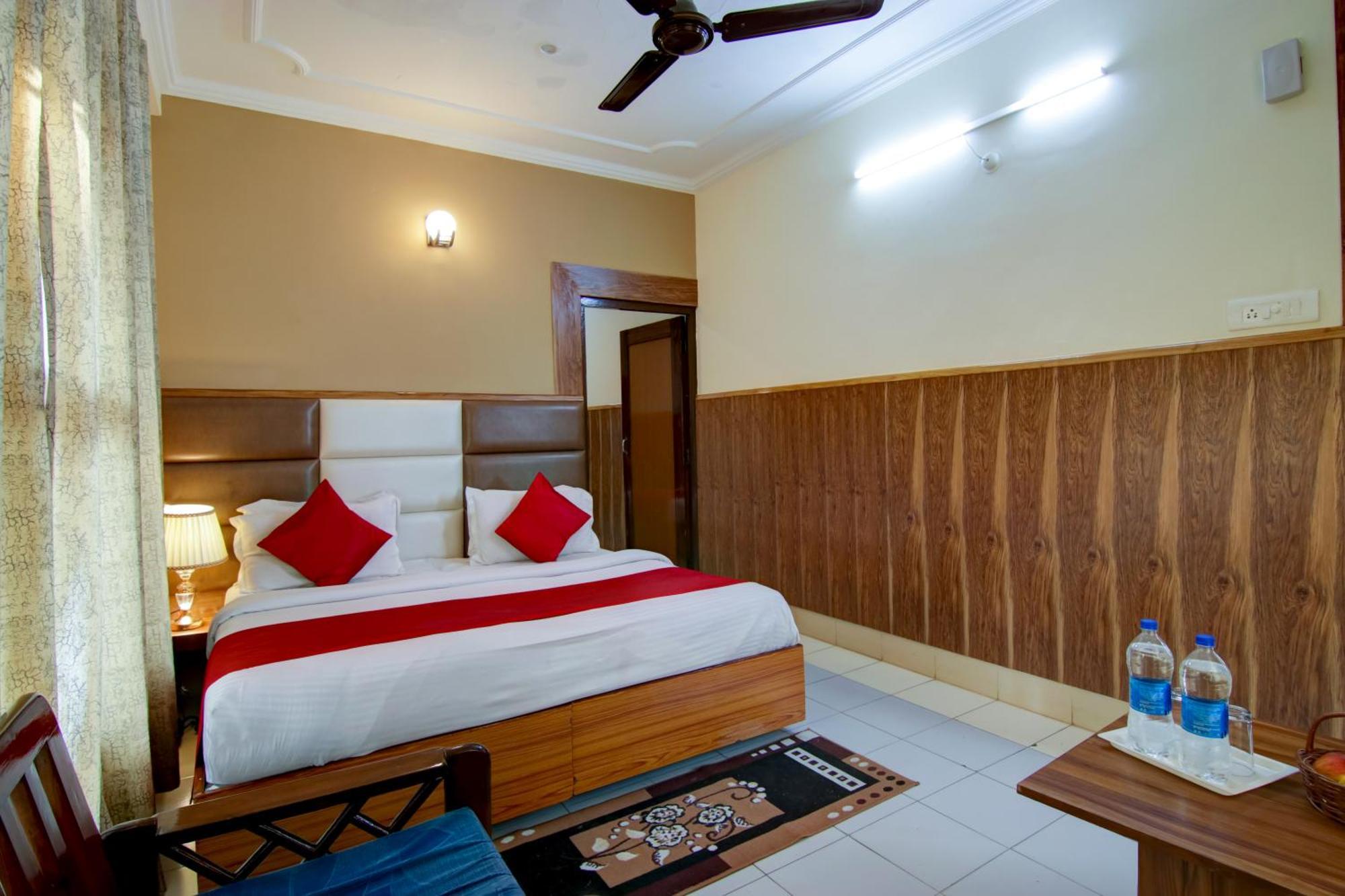 Varuni Classic !! Near Mall Road !! McLeod Ganj