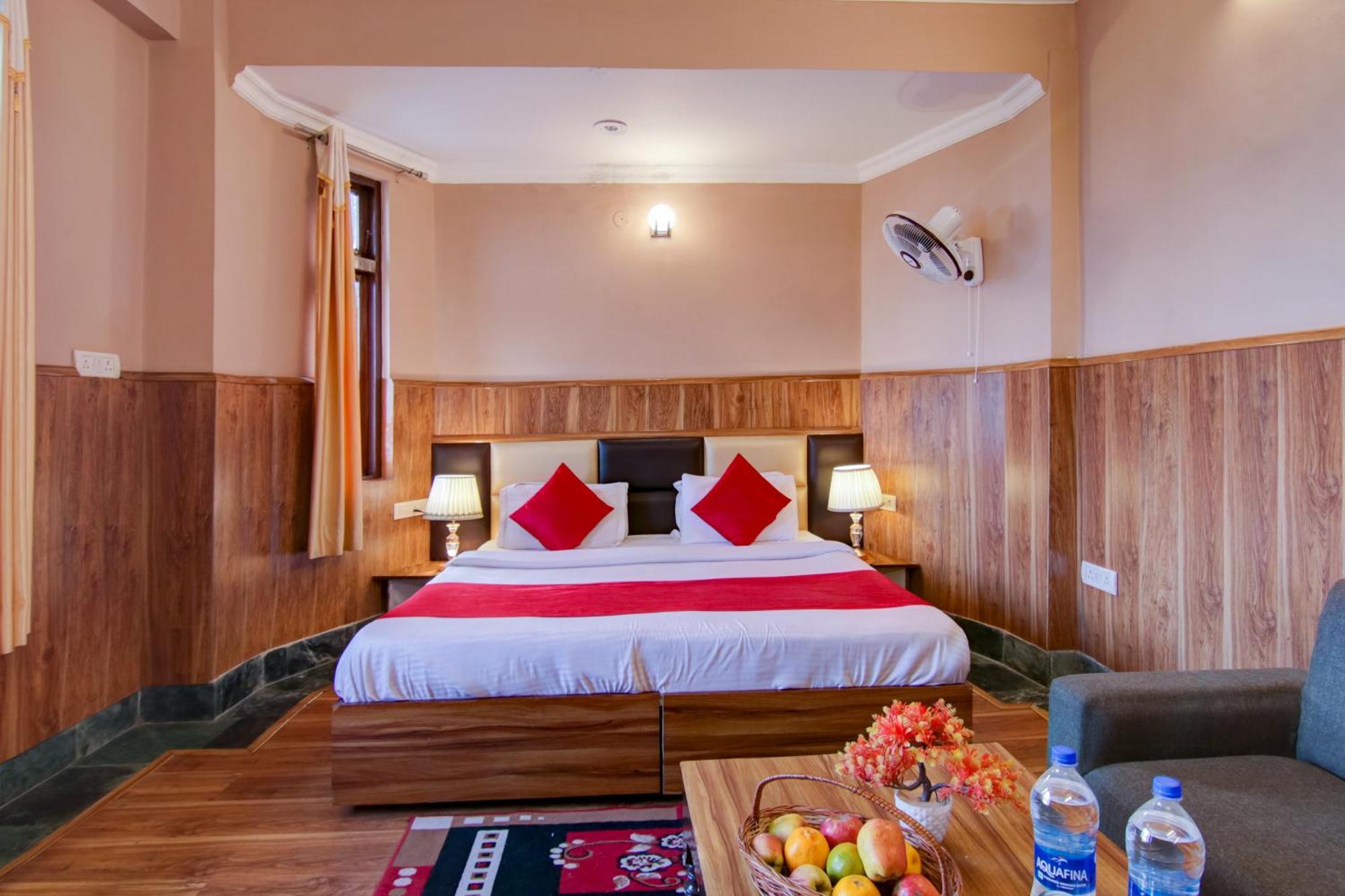 Varuni Classic !! Near Mall Road !! 5*