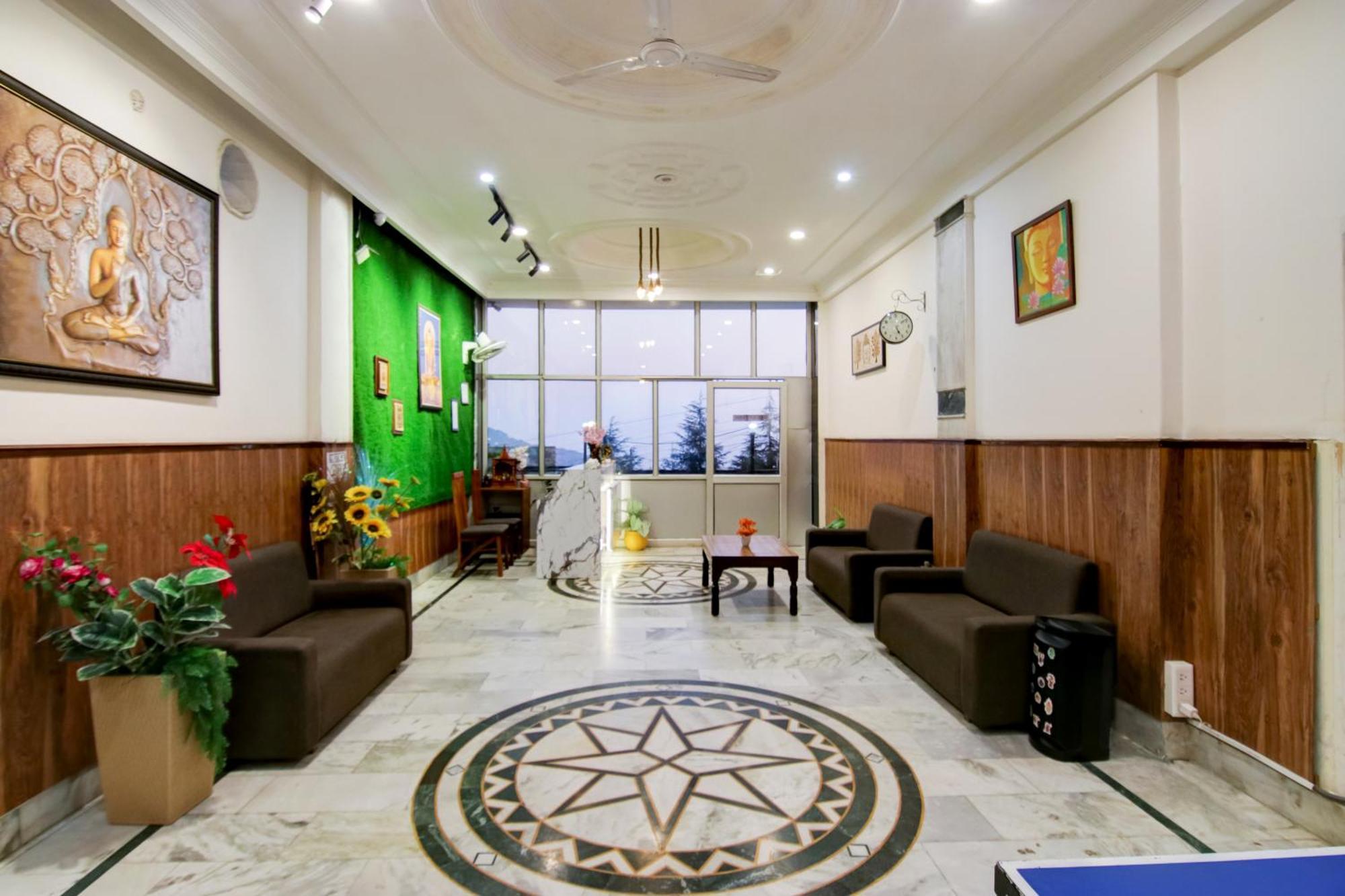 Hotel Varuni Classic !! Near Mall Road !!