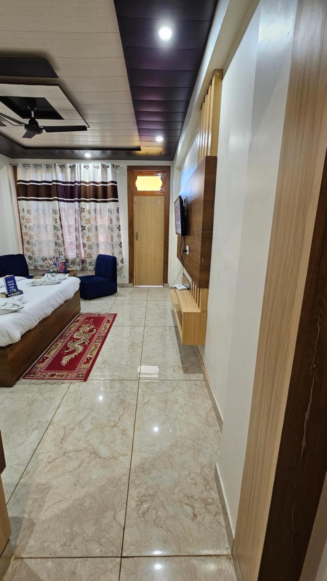 View And Restaurant Guest house McLeod Ganj