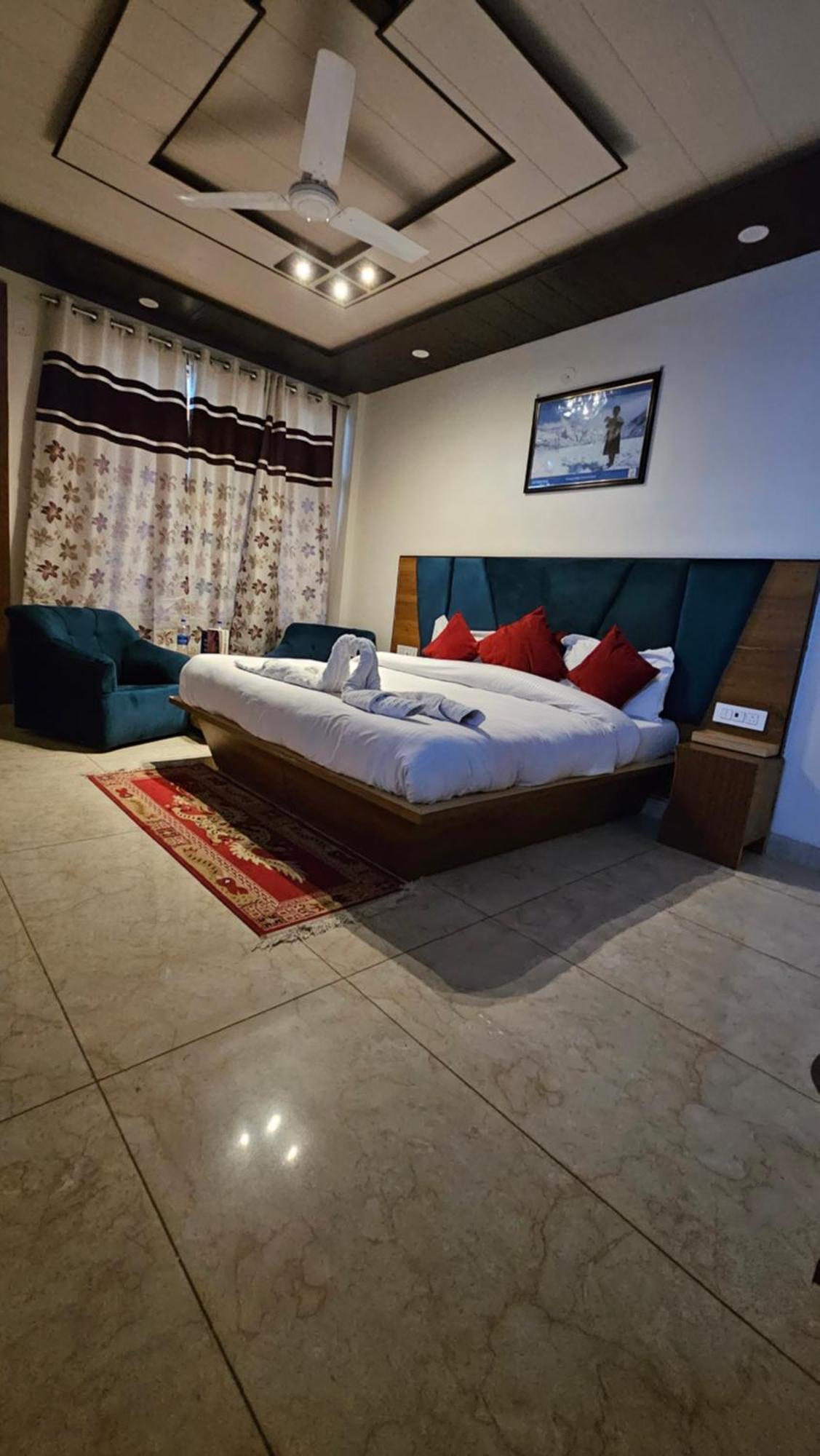 View And Restaurant Guest house *