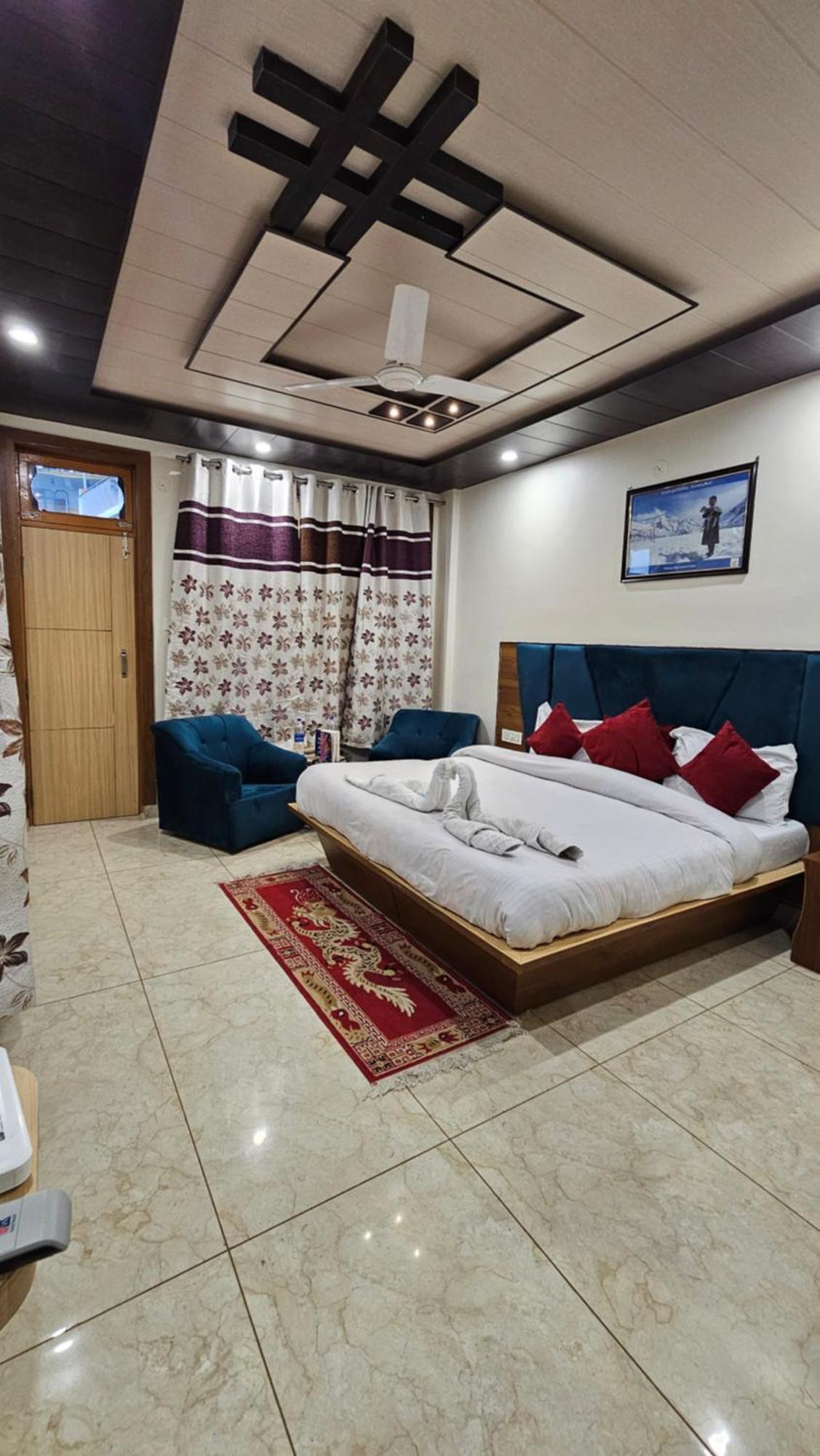 View And Restaurant Guest house *