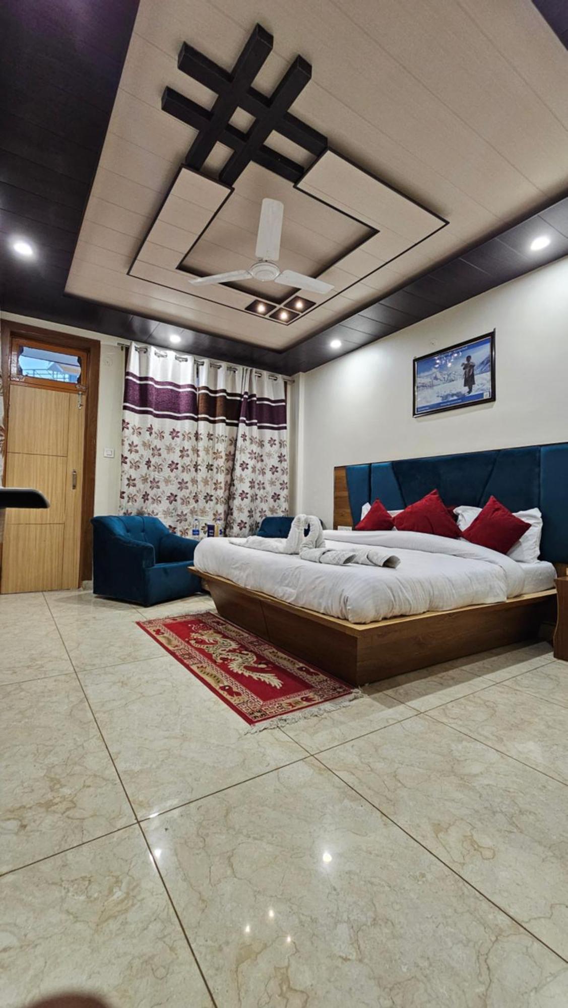 View And Restaurant Guest house McLeod Ganj