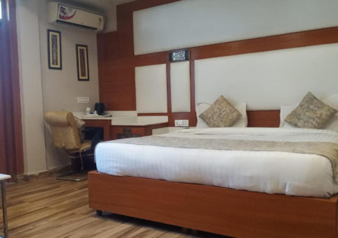 Lavish & Black Magic Restaurant And Bar Dharamshala McLeod Ganj