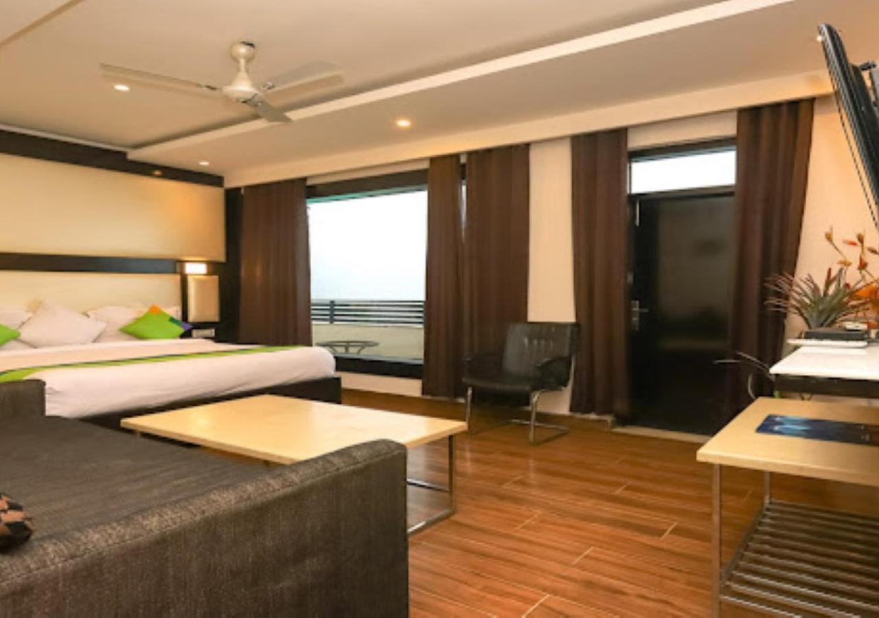 Lavish & Black Magic Restaurant And Bar Dharamshala