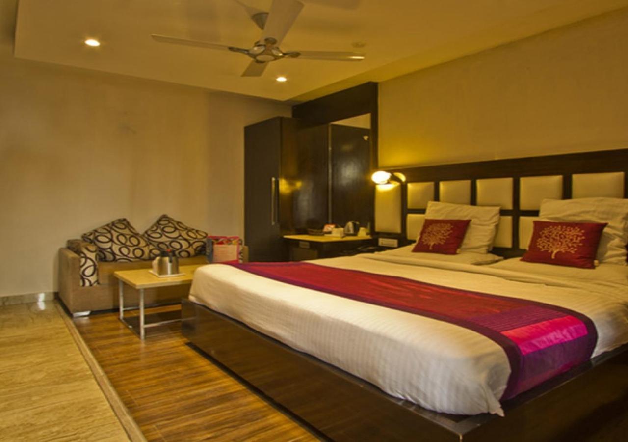 Hotel Lavish & Black Magic Restaurant And Bar Dharamshala