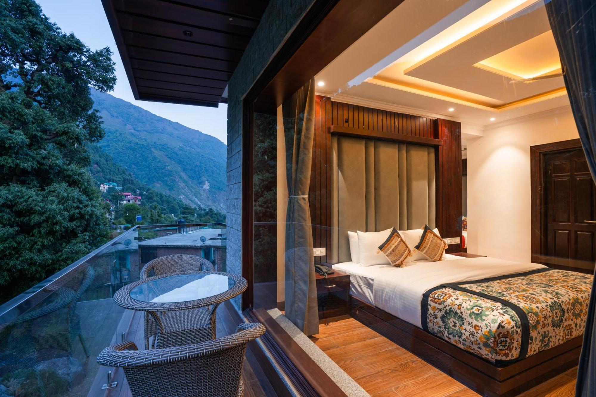 Hotel Alt Life Luxe - Himalayan Crown - Dharamkot Mcleodganj McLeod Ganj