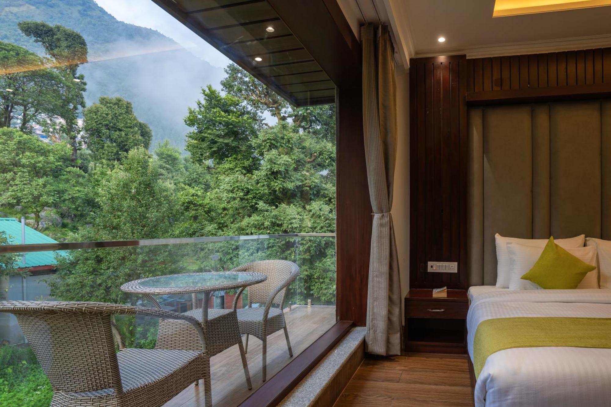 Alt Life Luxe - Himalayan Crown - Dharamkot Mcleodganj 4*