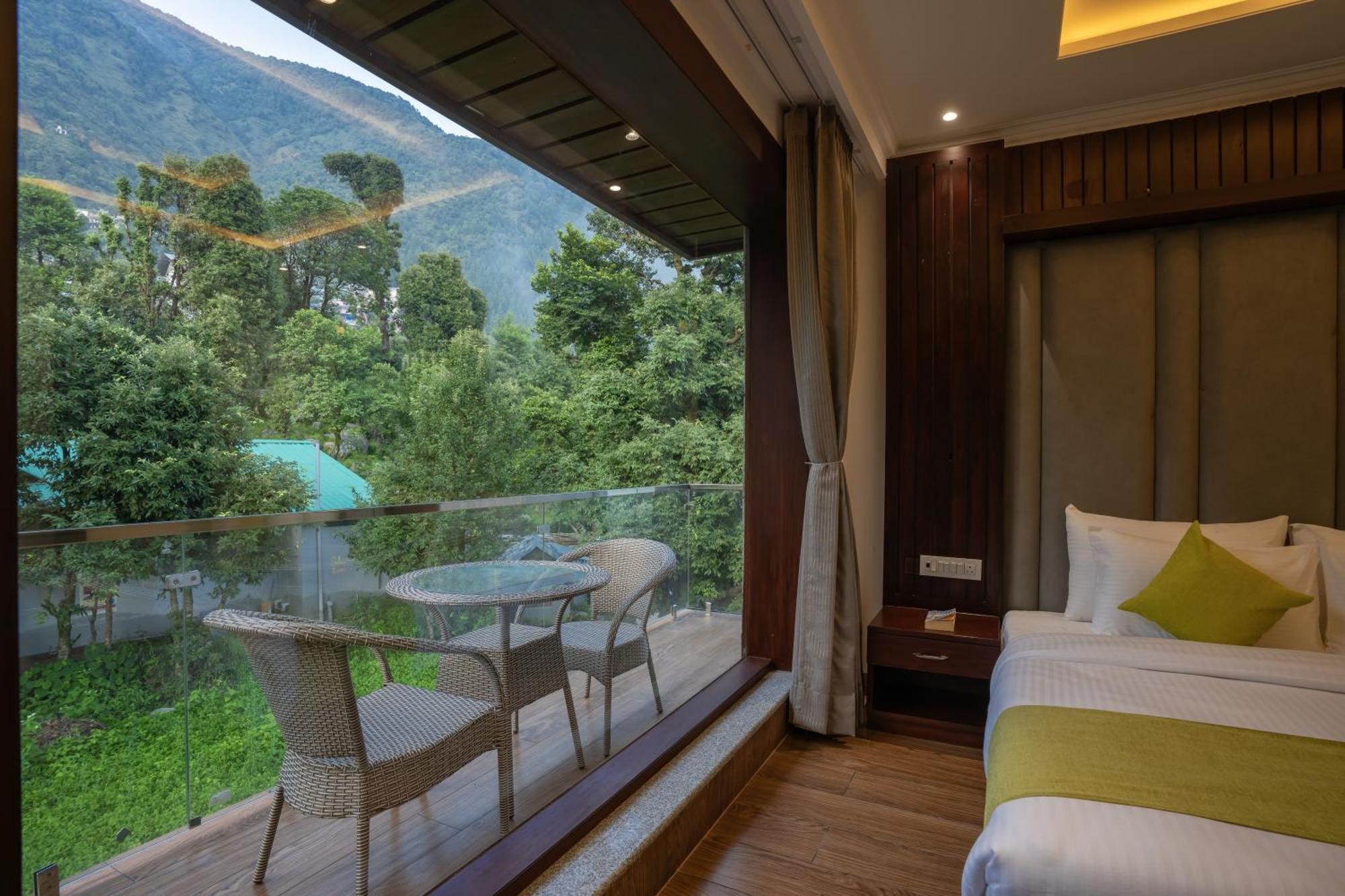 Alt Life Luxe - Himalayan Crown - Dharamkot Mcleodganj Hotel