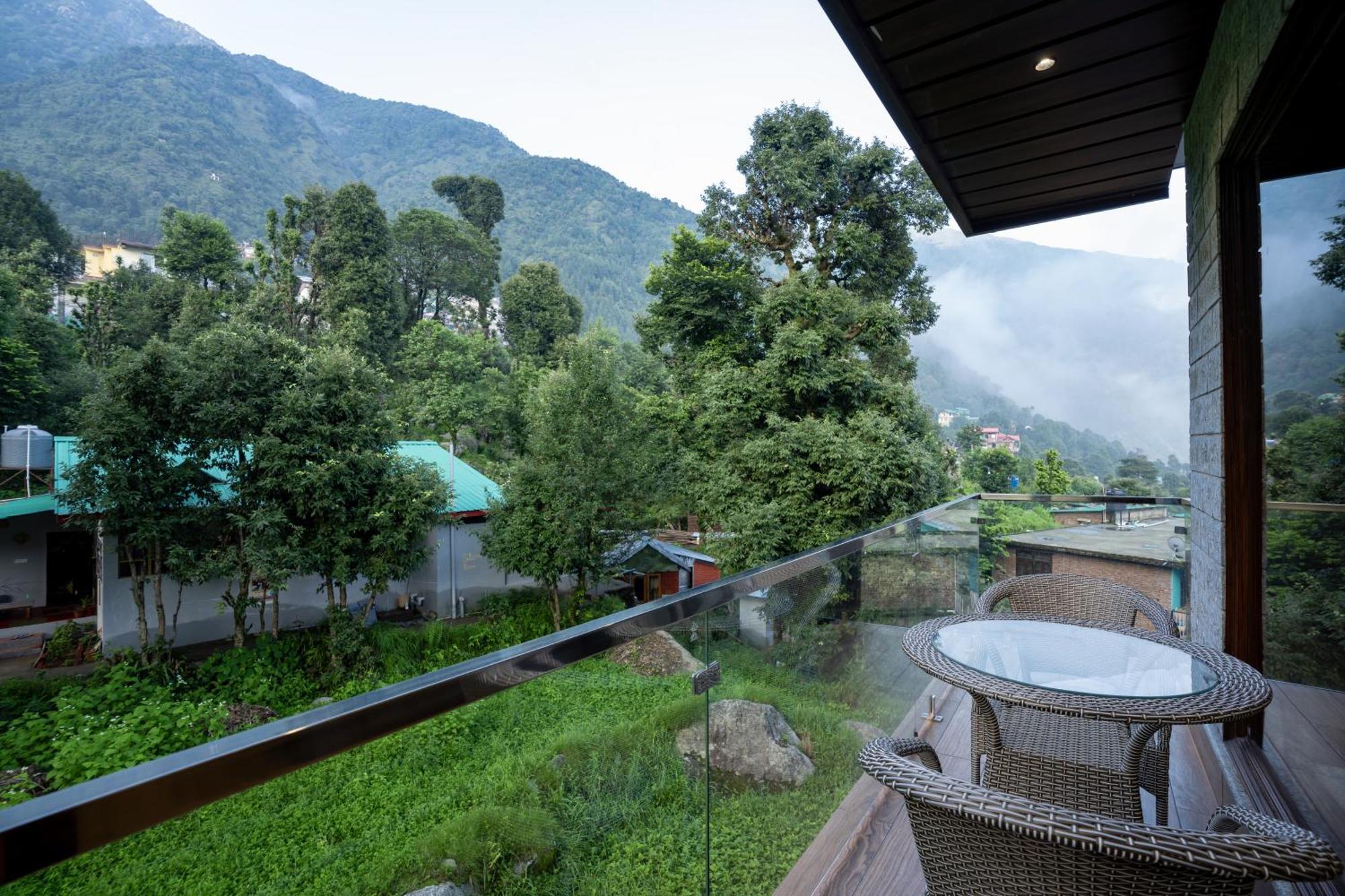 Hotel Alt Life Luxe - Himalayan Crown - Dharamkot Mcleodganj McLeod Ganj