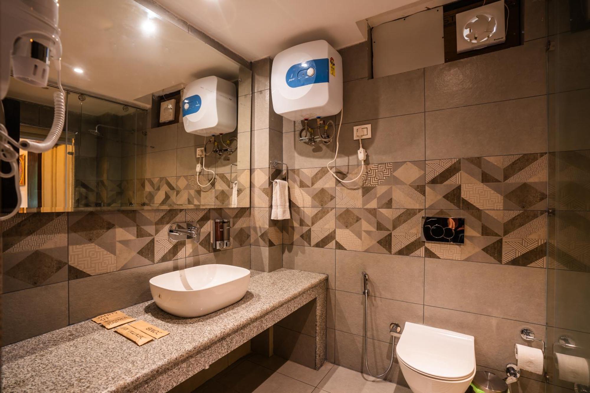Hotel Alt Life Luxe - Himalayan Crown - Dharamkot Mcleodganj McLeod Ganj
