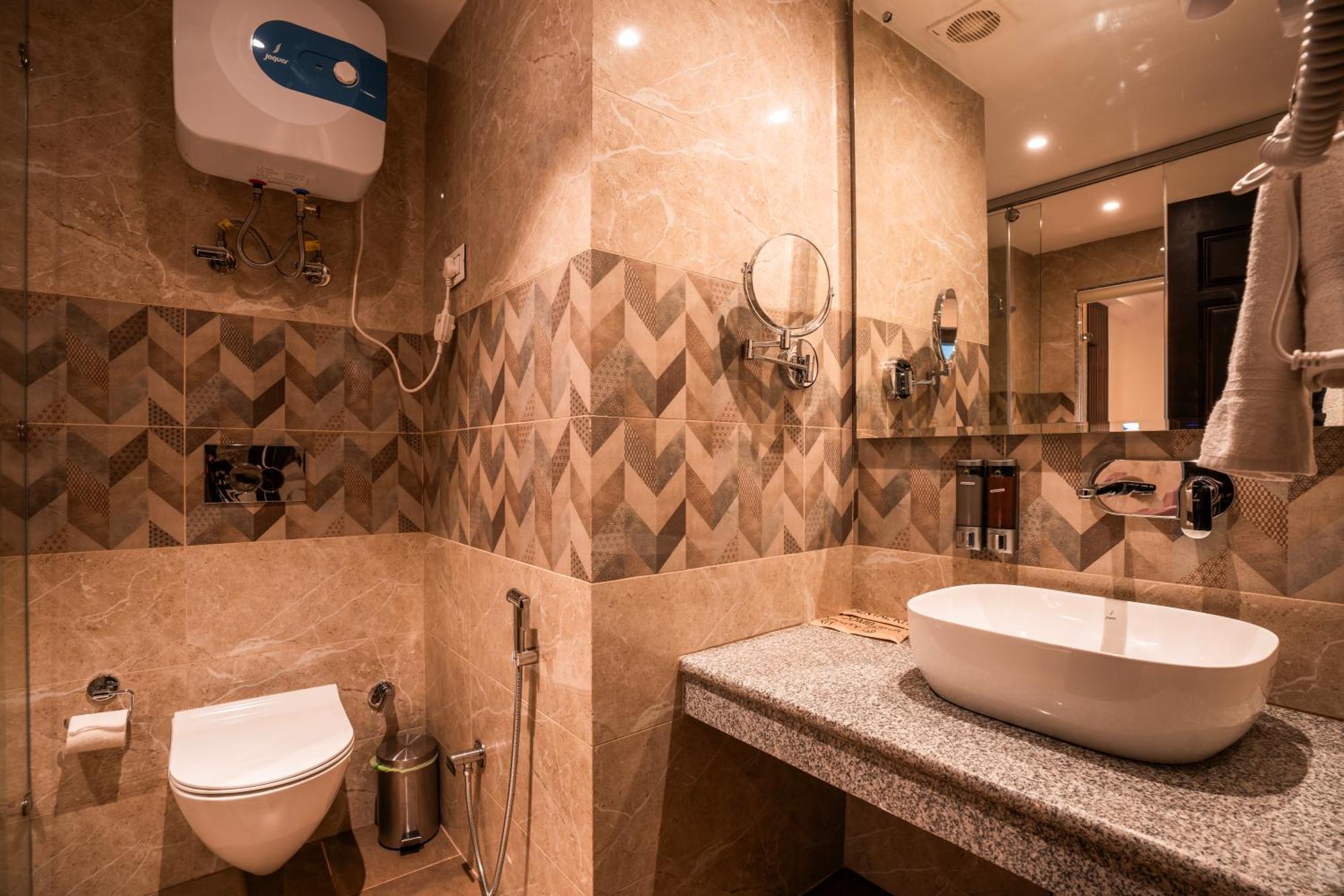 Alt Life Luxe - Himalayan Crown - Dharamkot Mcleodganj Hotel