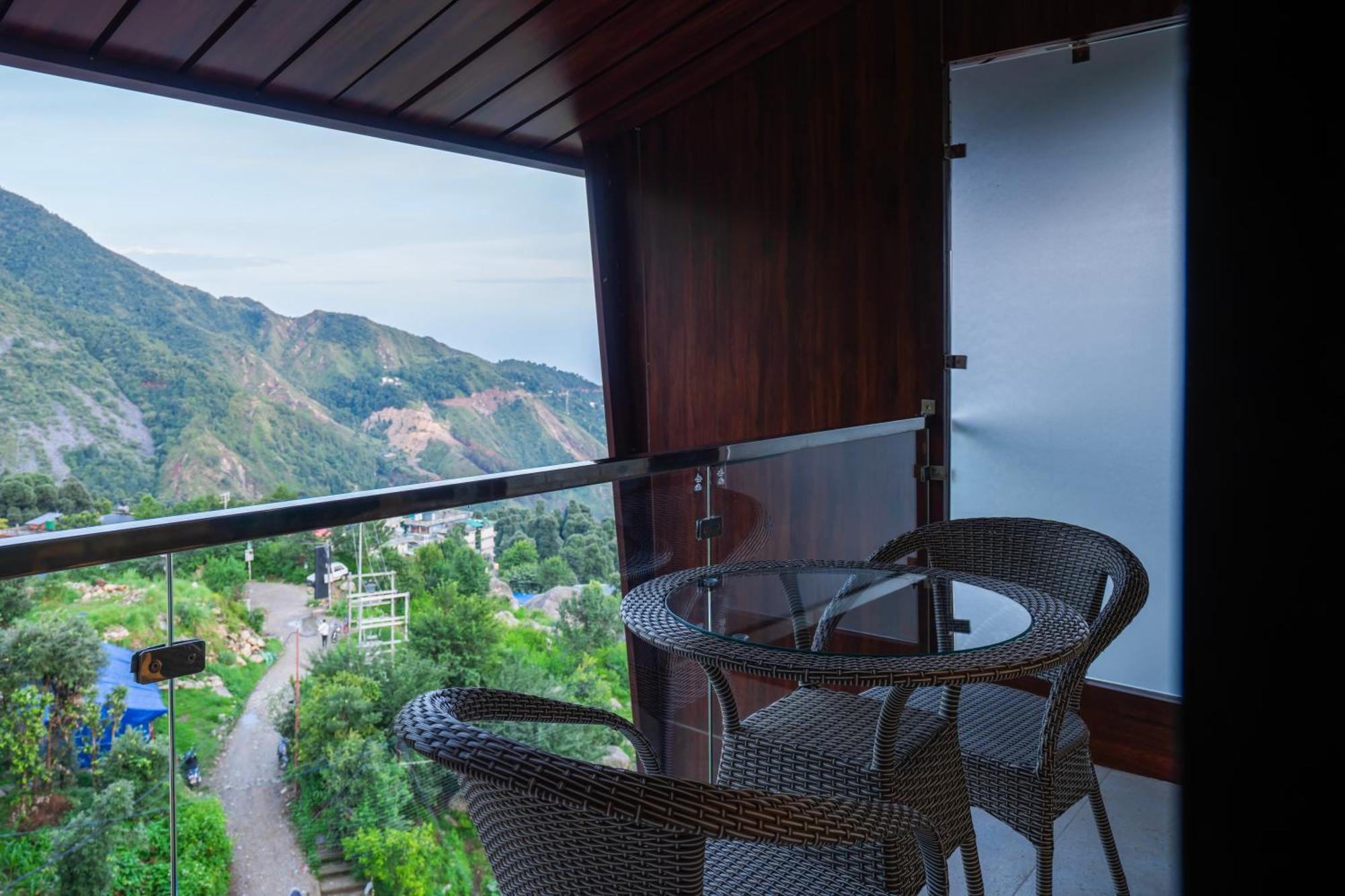 Alt Life Luxe - Himalayan Crown - Dharamkot Mcleodganj