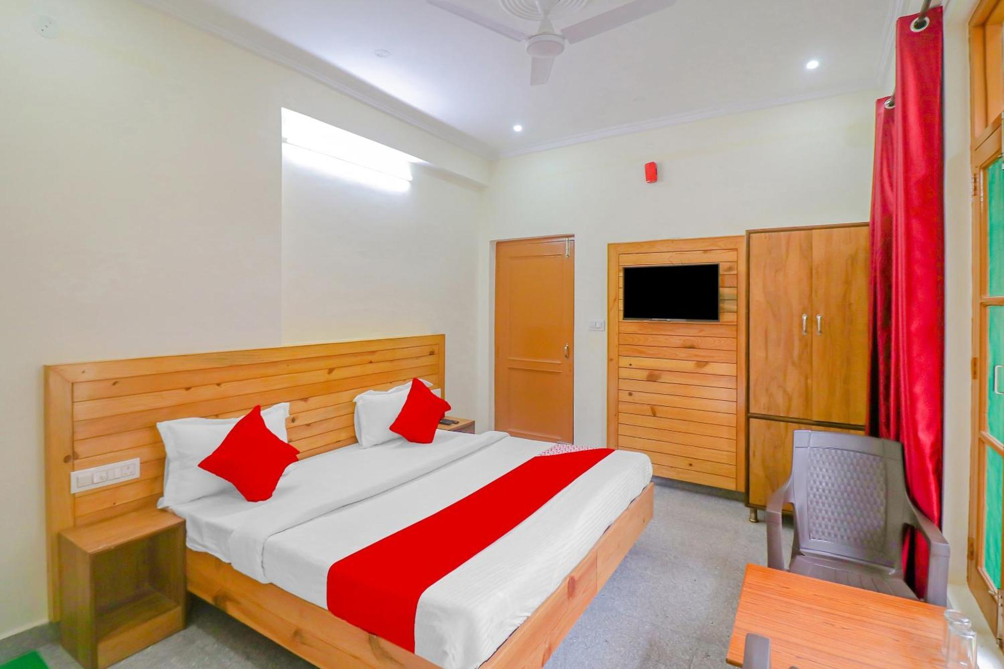 O White Mountains Hotel 3*