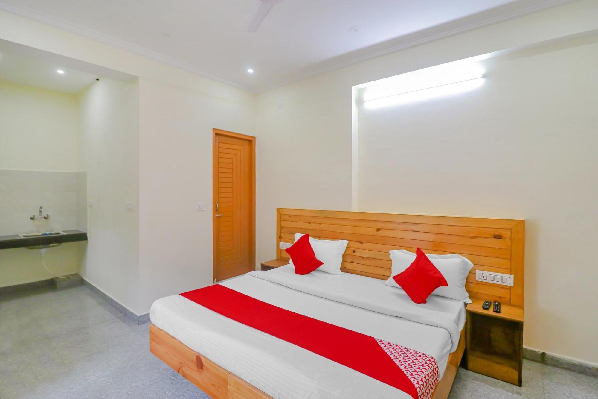 Hotel O White Mountains McLeod Ganj