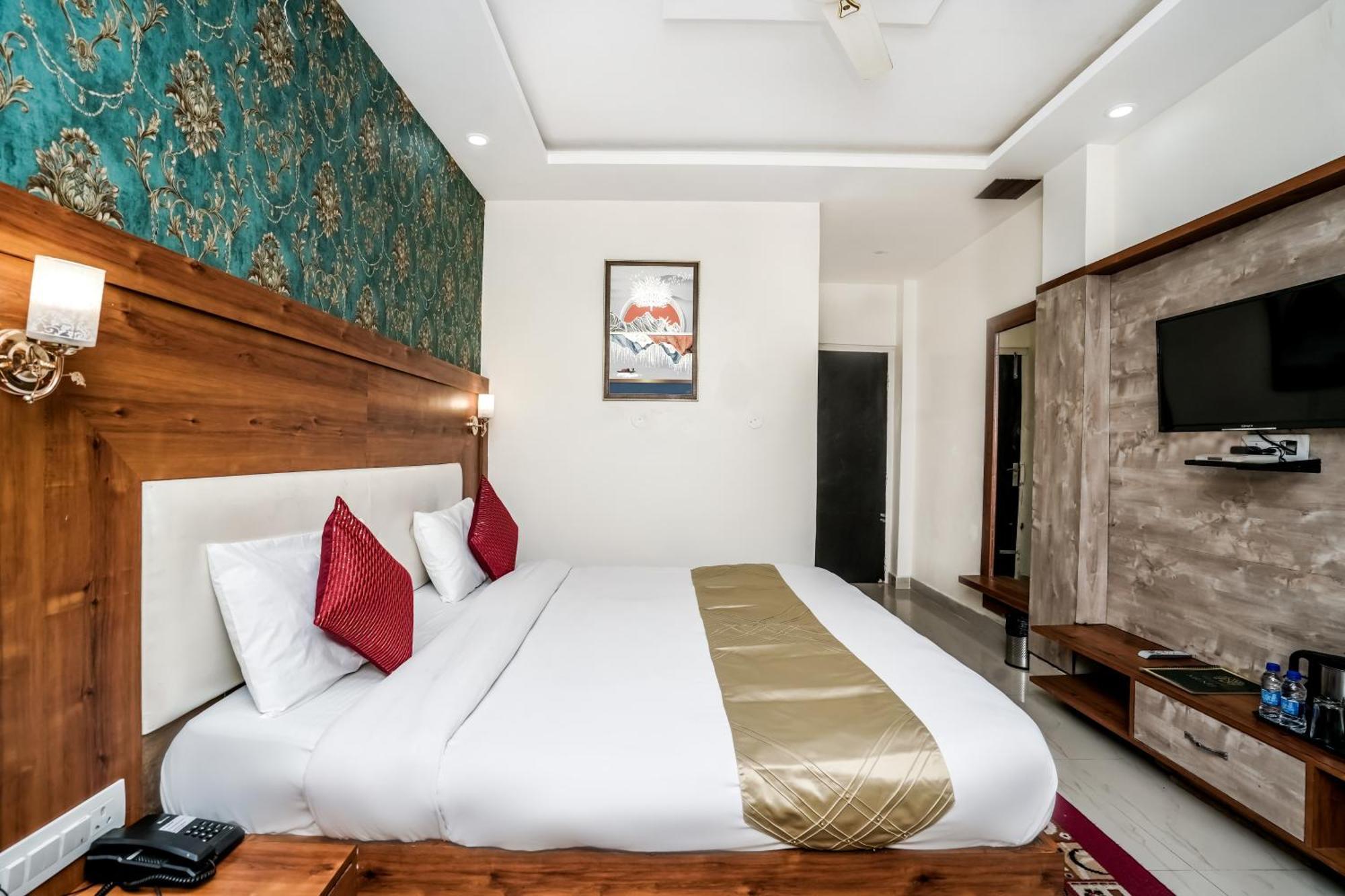 The Bunksters Mcleodganj, Dharmkot * McLeod Ganj