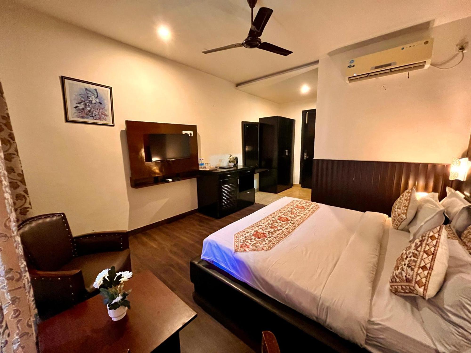 Hotel The Vaikunth Mcleodganj #centrally Heated & Air Cooled #scenic Mountain View #big Parking #on Mall Road #top Rated #most Awarded #premium #bar #terrace #lift #property Of The Year