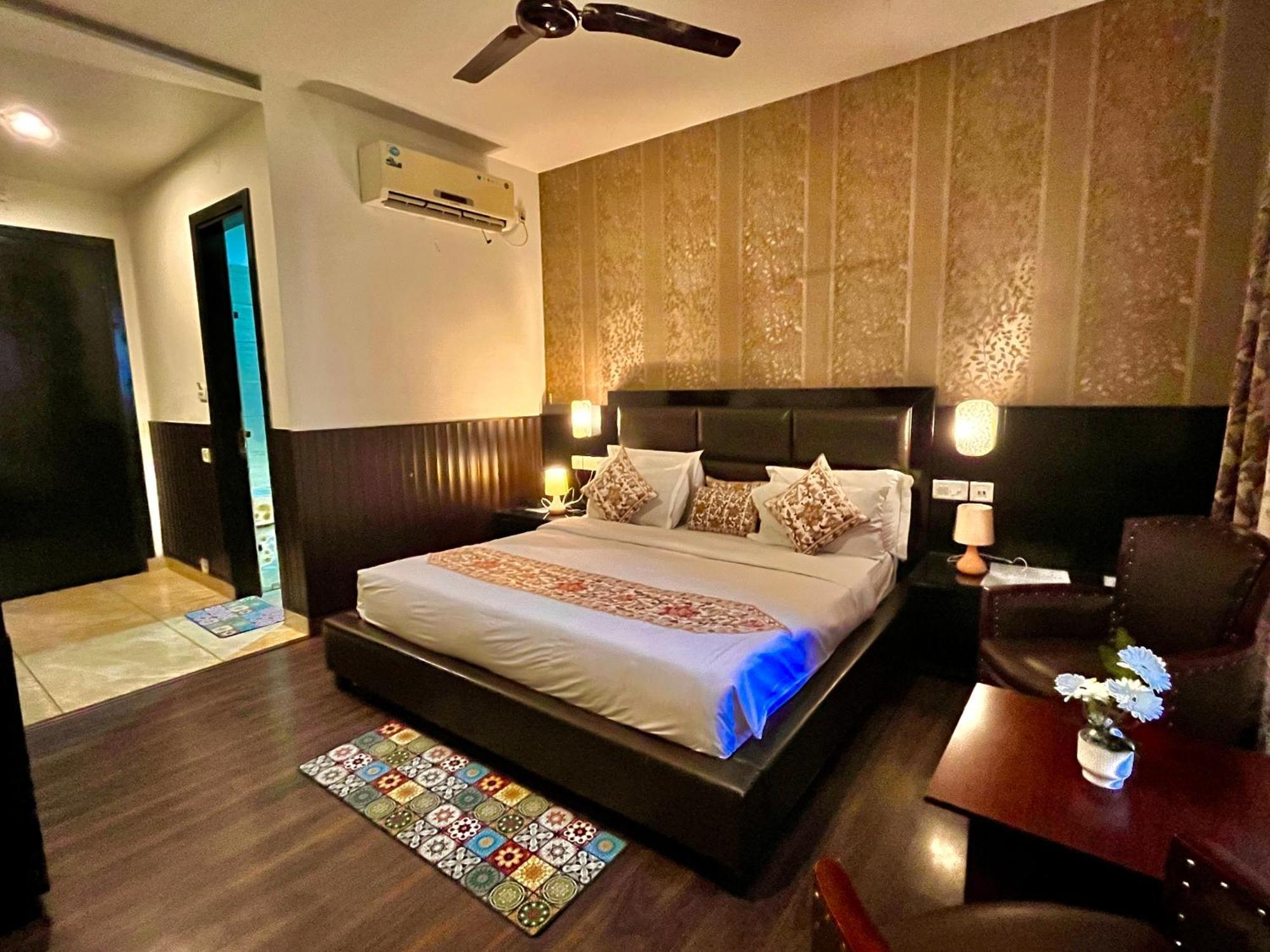 The Vaikunth Mcleodganj #centrally Heated & Air Cooled #scenic Mountain View #big Parking #on Mall Road #top Rated #most Awarded #premium #bar #terrace #lift #property Of The Year 4* McLeod Ganj