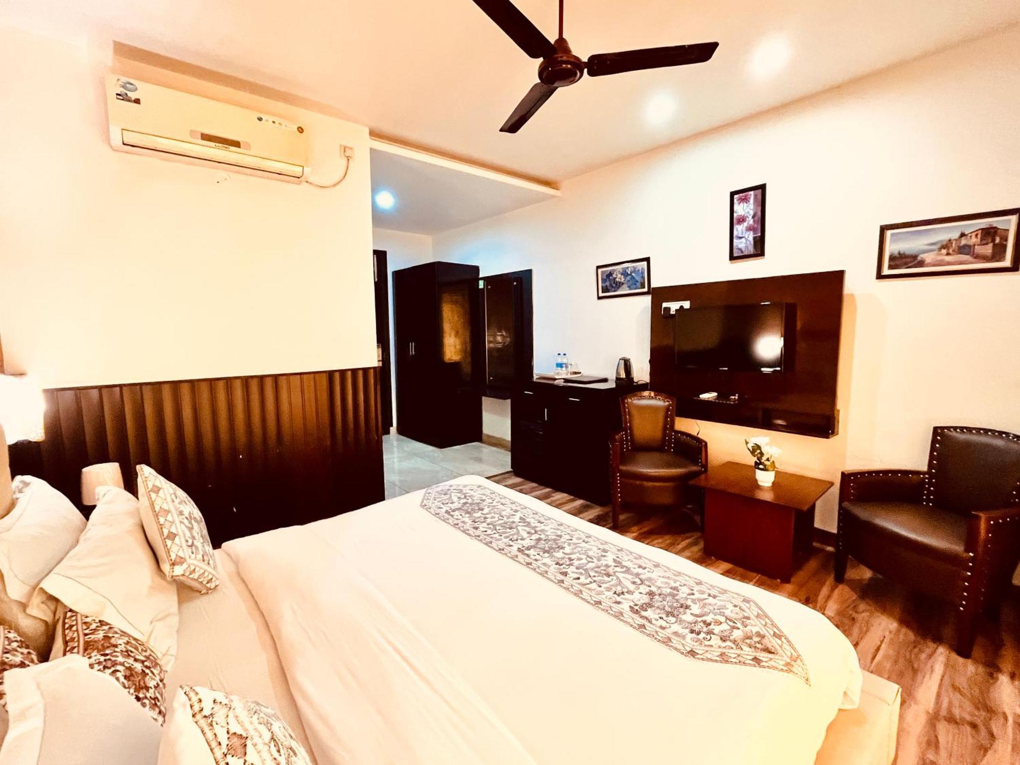 The Vaikunth Mcleodganj #centrally Heated & Air Cooled #scenic Mountain View #big Parking #on Mall Road #top Rated #most Awarded #premium #bar #terrace #lift #property Of The Year 4*