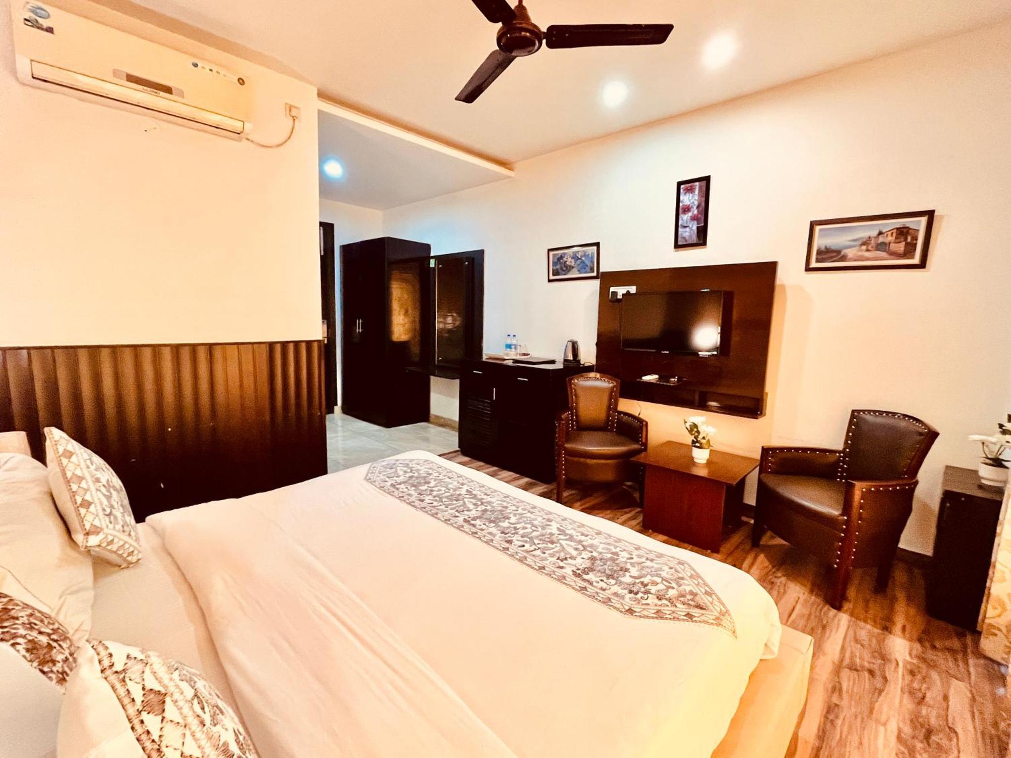 Hotel The Vaikunth Mcleodganj #centrally Heated & Air Cooled #scenic Mountain View #big Parking #on Mall Road #top Rated #most Awarded #premium #bar #terrace #lift #property Of The Year McLeod Ganj