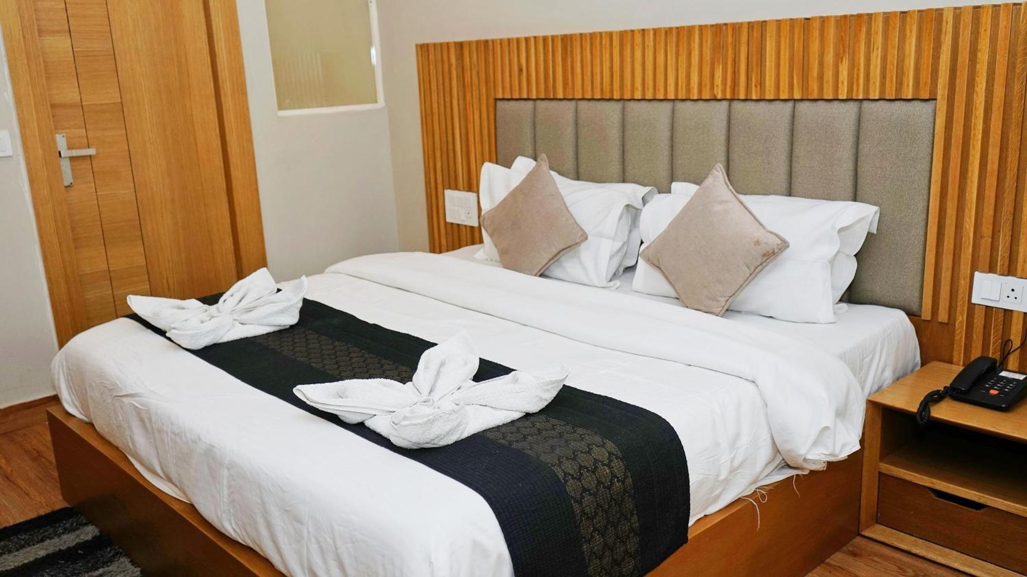 M And Hotel