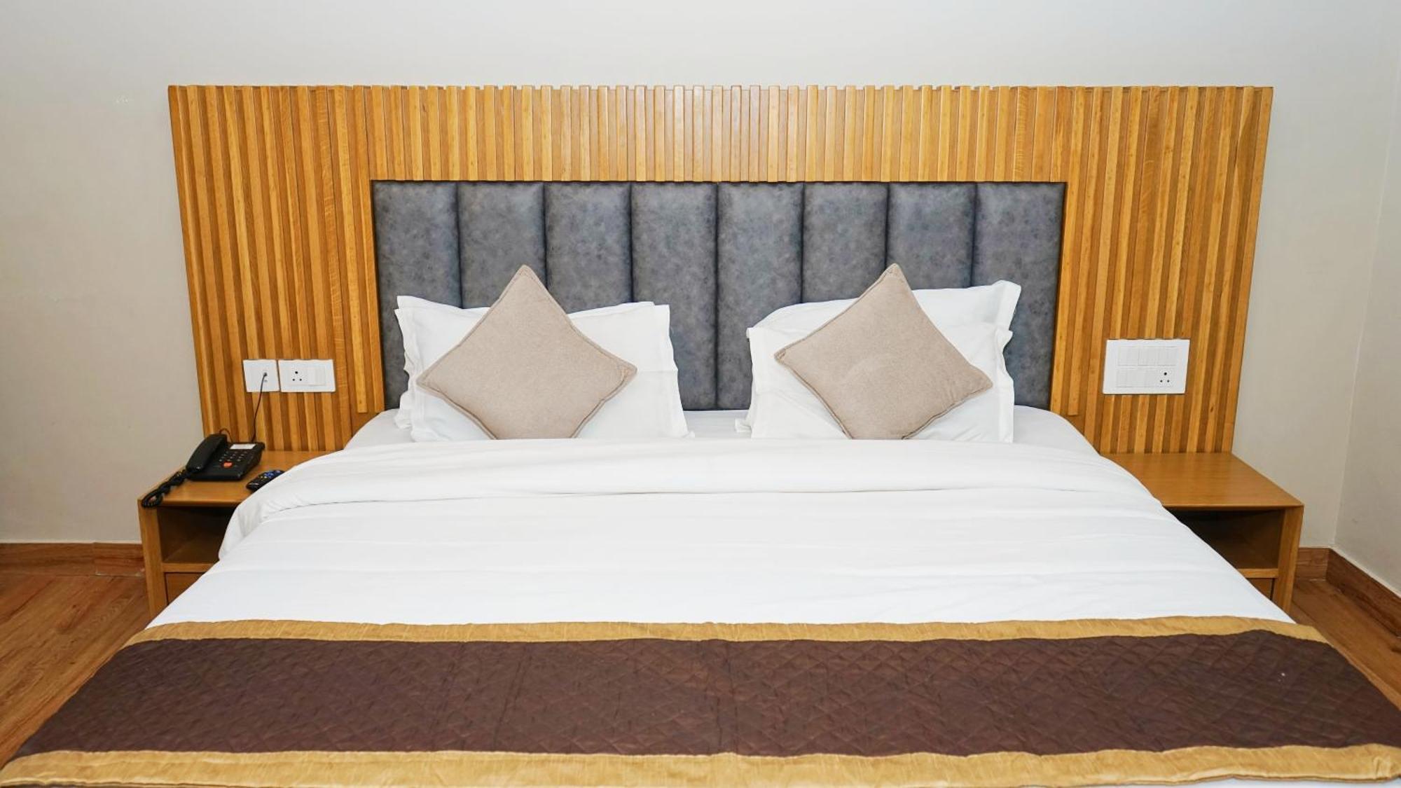 M And Hotel