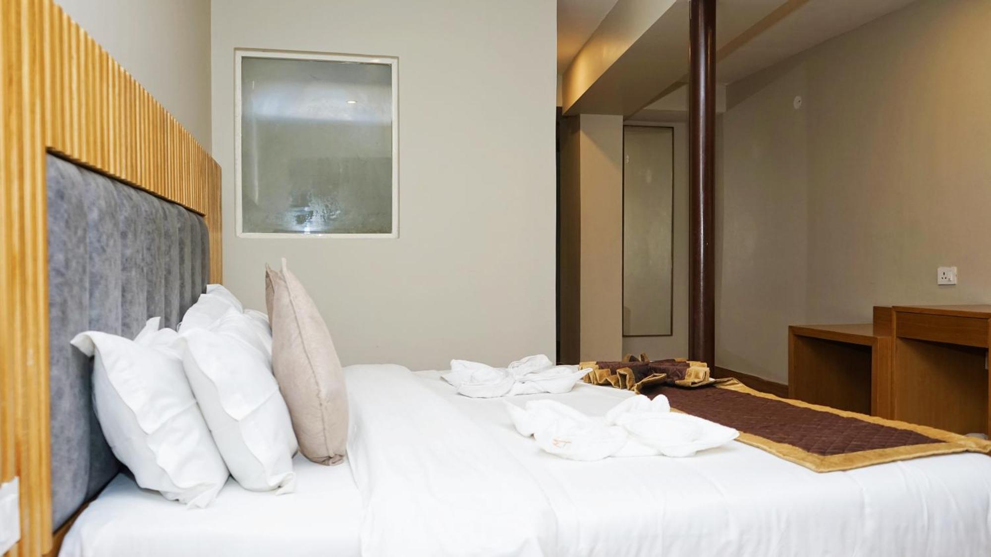 M And Hotel