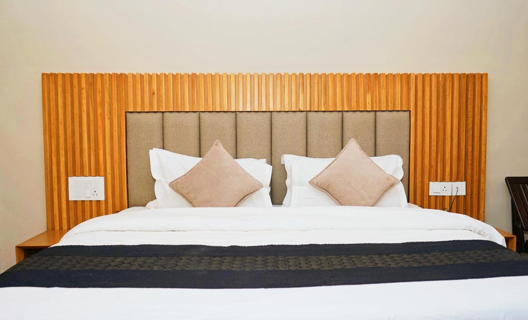 M And Hotel 3*