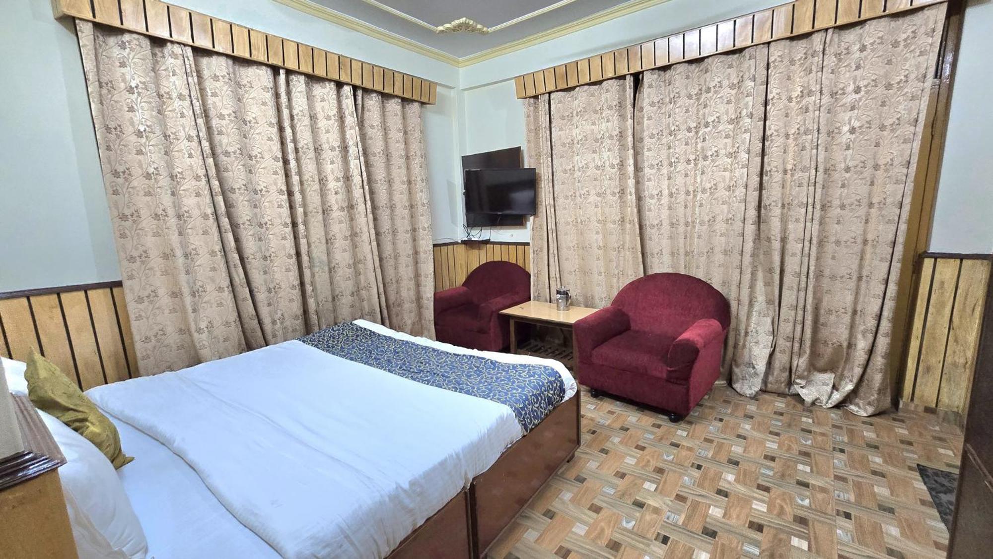Akashdeep Hotel