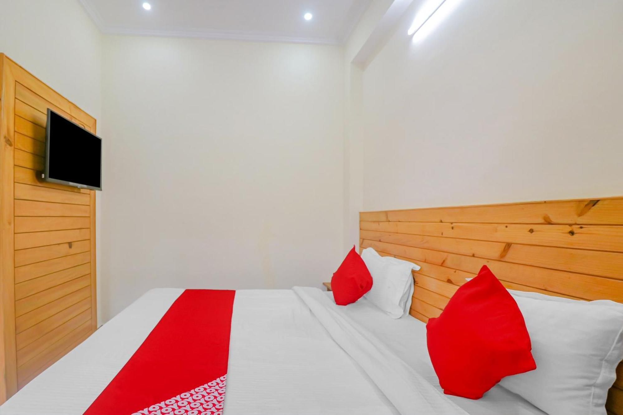 O White Mountains Hotel 3*