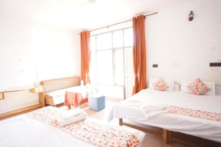 Hotel Chaitanya 2*