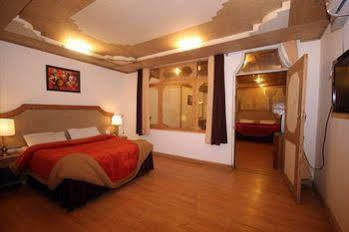 Royal Palace Hotel 3*