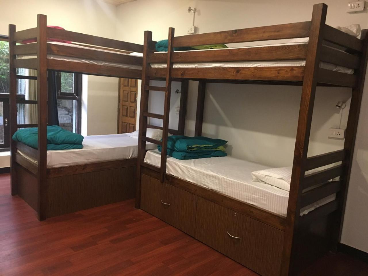 Flugler Hostels Dharamkot * McLeod Ganj
