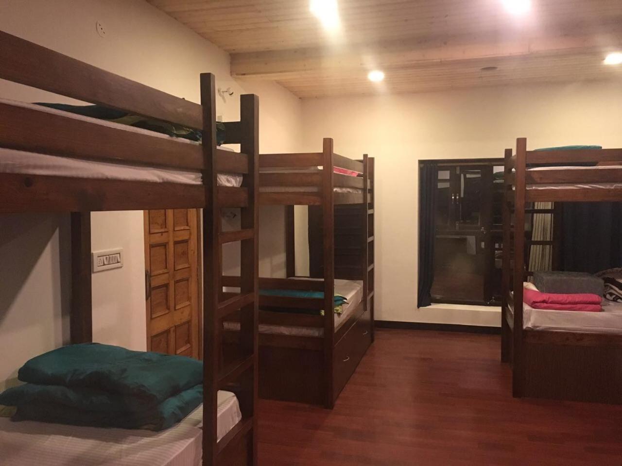 Flugler Hostels Dharamkot