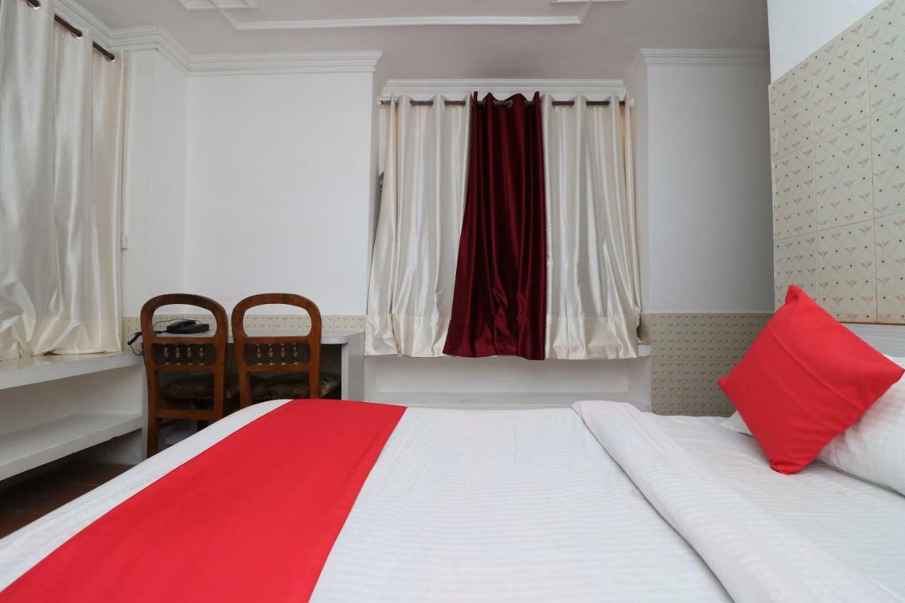 Hotel Oyo 38090 Sharma
