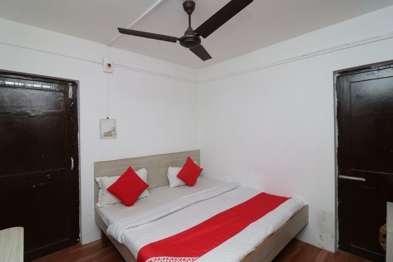Hotel Oyo 38090 Sharma