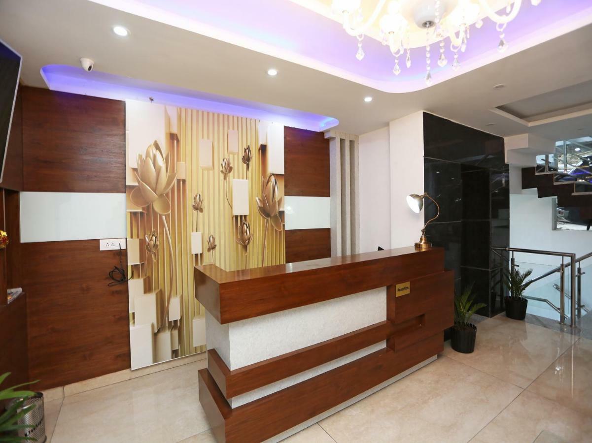 Oyo 35917 Vatika Heights 3*